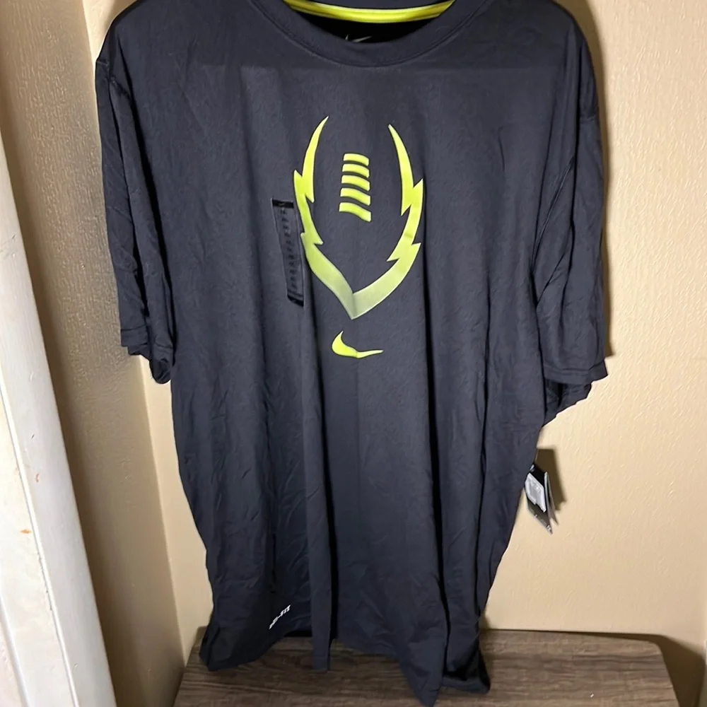 Nike NWT Mens Dri Fit Football Swoosh Tee Color Black Size XXL - Picture 1 of 5